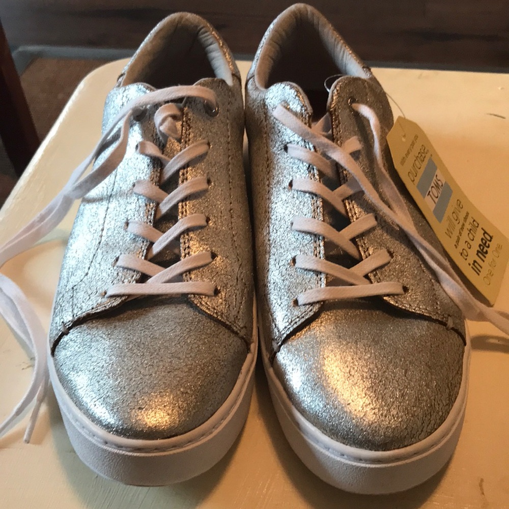 Tom’s sneakers